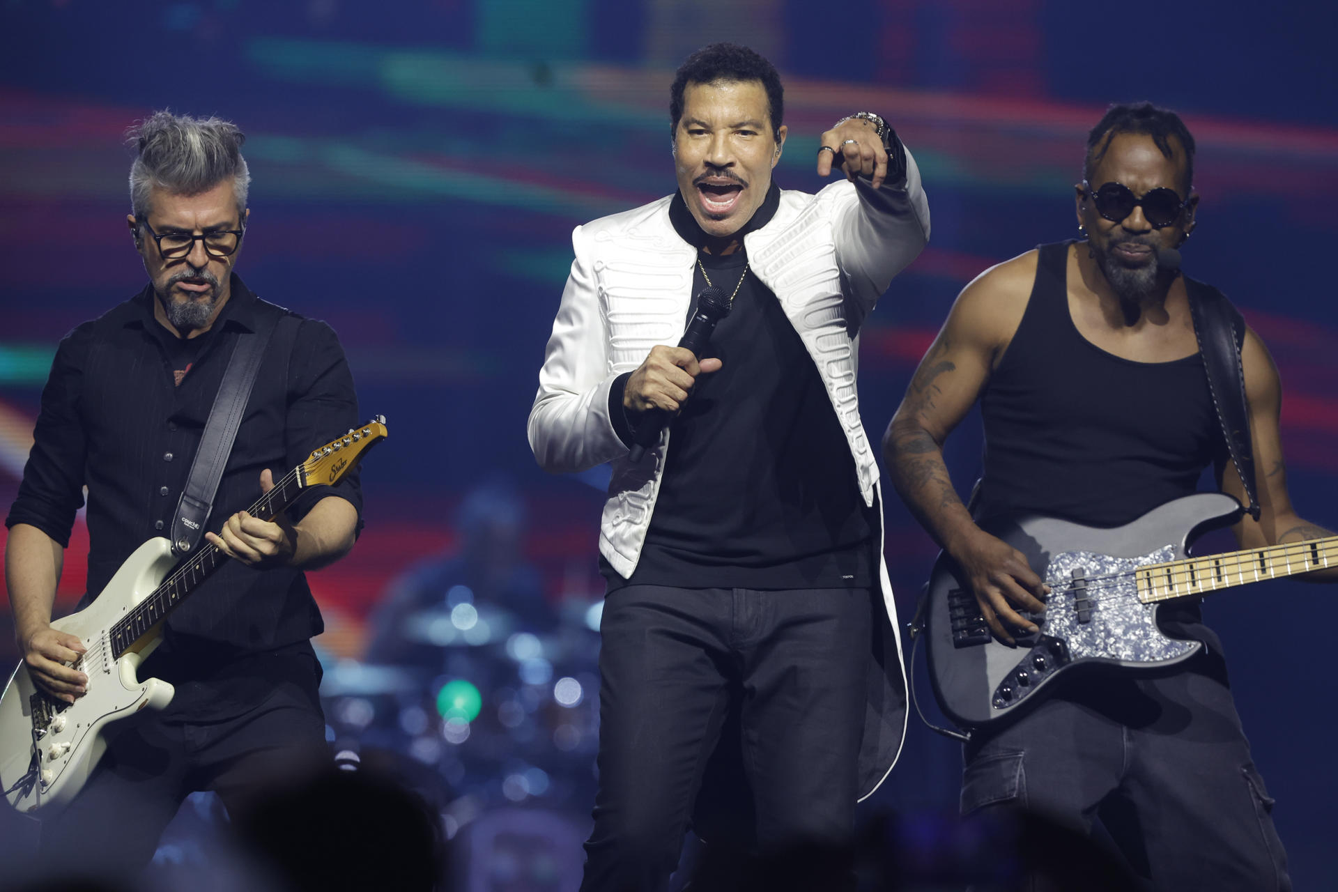 Lee más sobre el artículo Madrid grita «Hello» al fin a Lionel Richie para vivir «toda una noche» de baladas míticas