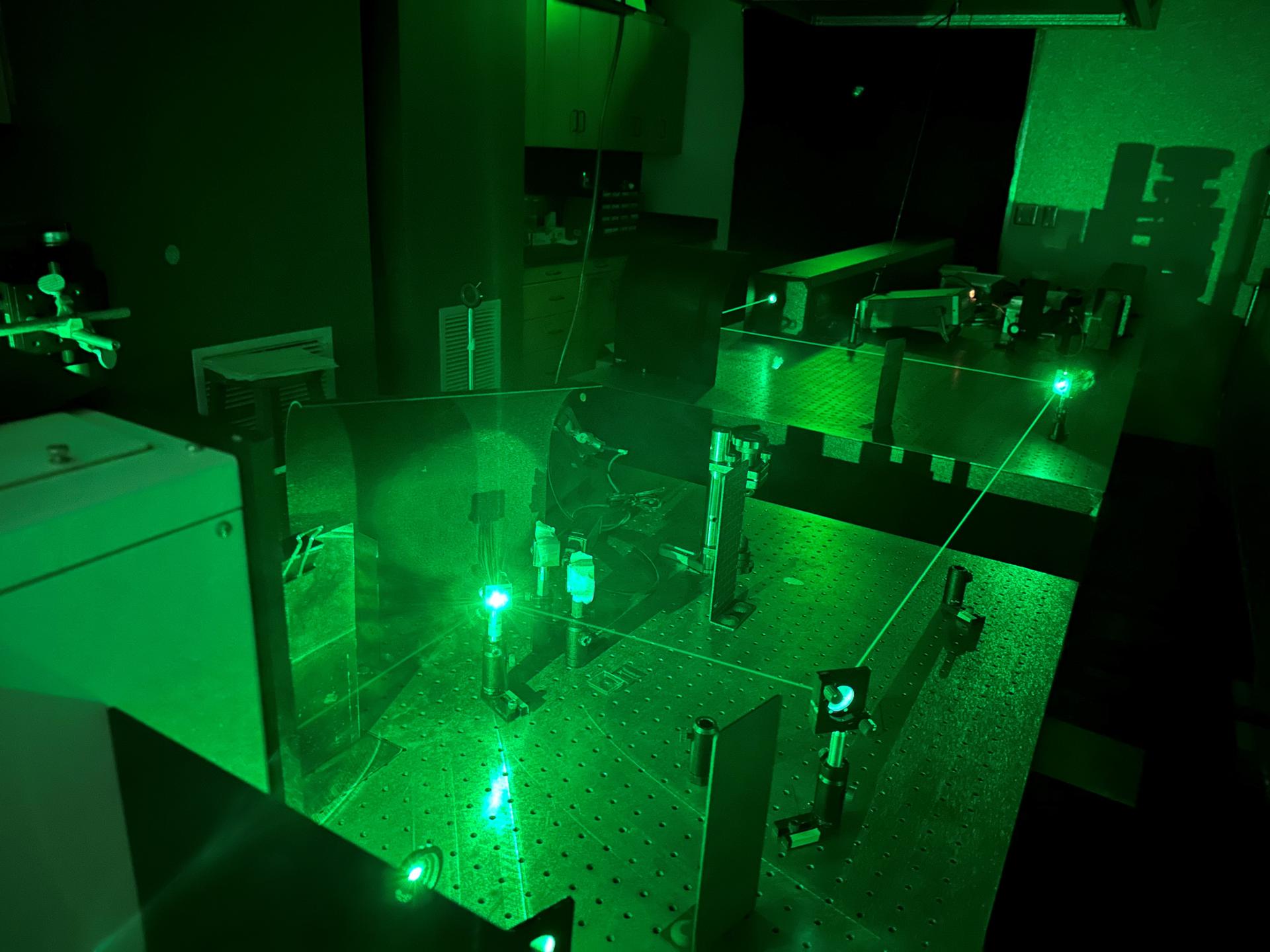 Lee más sobre el artículo Científicos desvelan el origen del azul intenso que aparece en un cuadro de Jackson Pollock