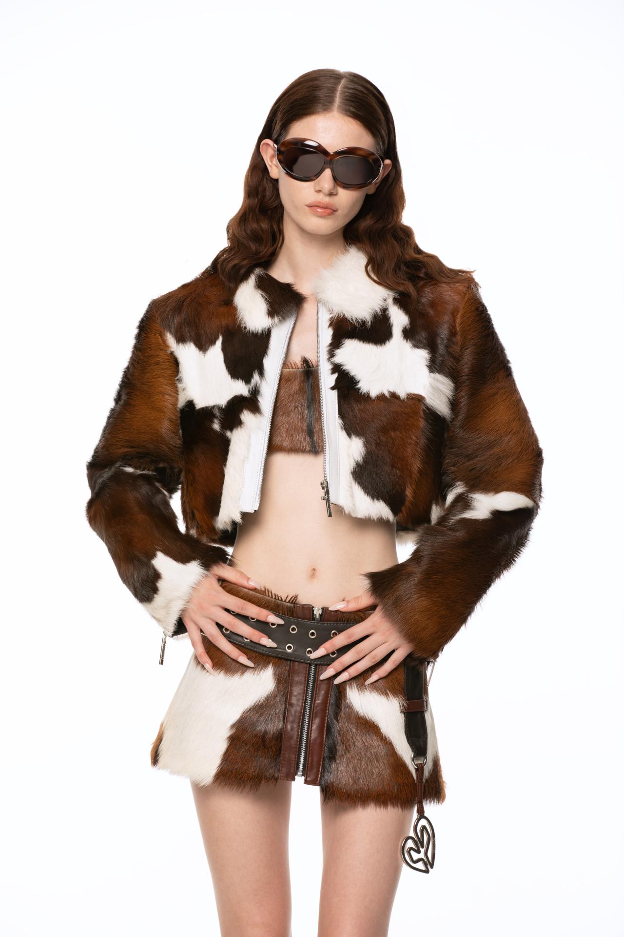 Lee más sobre el artículo La estética pop, el brillo de los casinos y el estilo ‘cowboy’ en los diseños de Dominnico