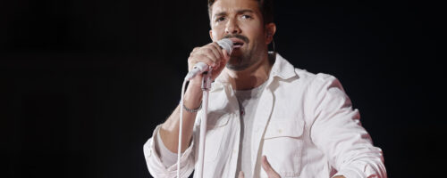 Pablo Alborán estrena su ‘KM 0’ en un abarrotado kilómetro 0 de Madrid