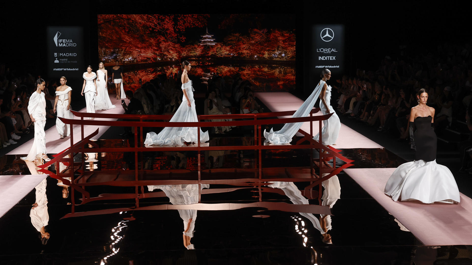 Lee más sobre el artículo Grandes volúmenes y siluetas audaces en las propuestas de Isabel Sanchís y Hannibal Laguna