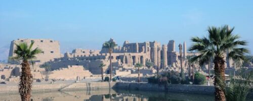 Científicos ‘reducen’ la antigüedad del templo egipcio de Karnak y recrean su entorno