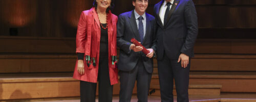 Almeida recoge un doble premio europeo por la restauración de la Puerta de Alcalá