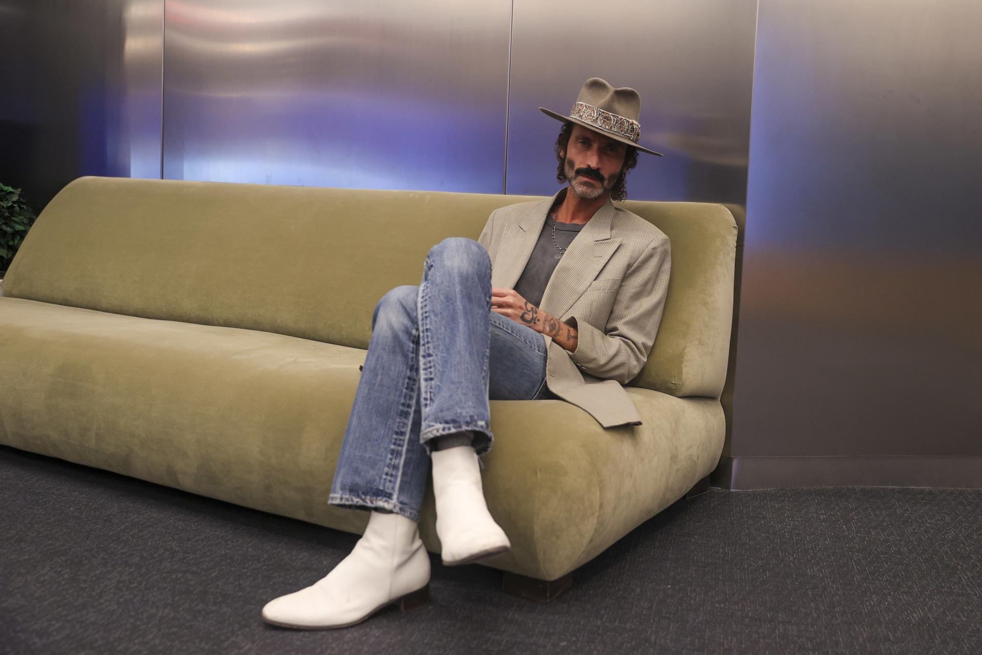 Lee más sobre el artículo Leiva, sincero en su lucha por salvar la voz: «Empiezo a entender cuales son los límites»