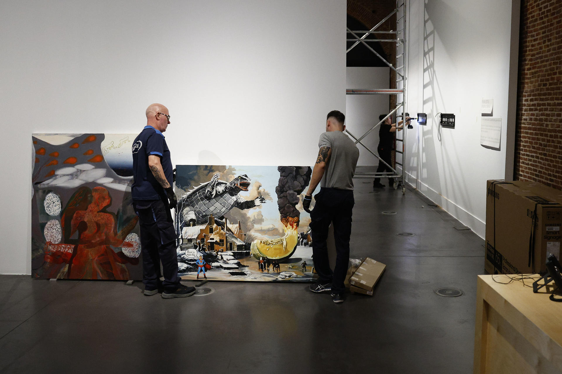 Lee más sobre el artículo Las bóvedas del Conde Duque se preparan para acoger lo mejor del Premio BMW de Pintura